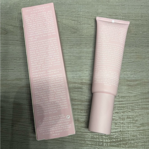 Kylie Skin Face Moisturizer Brand New - Picture 7 of 7